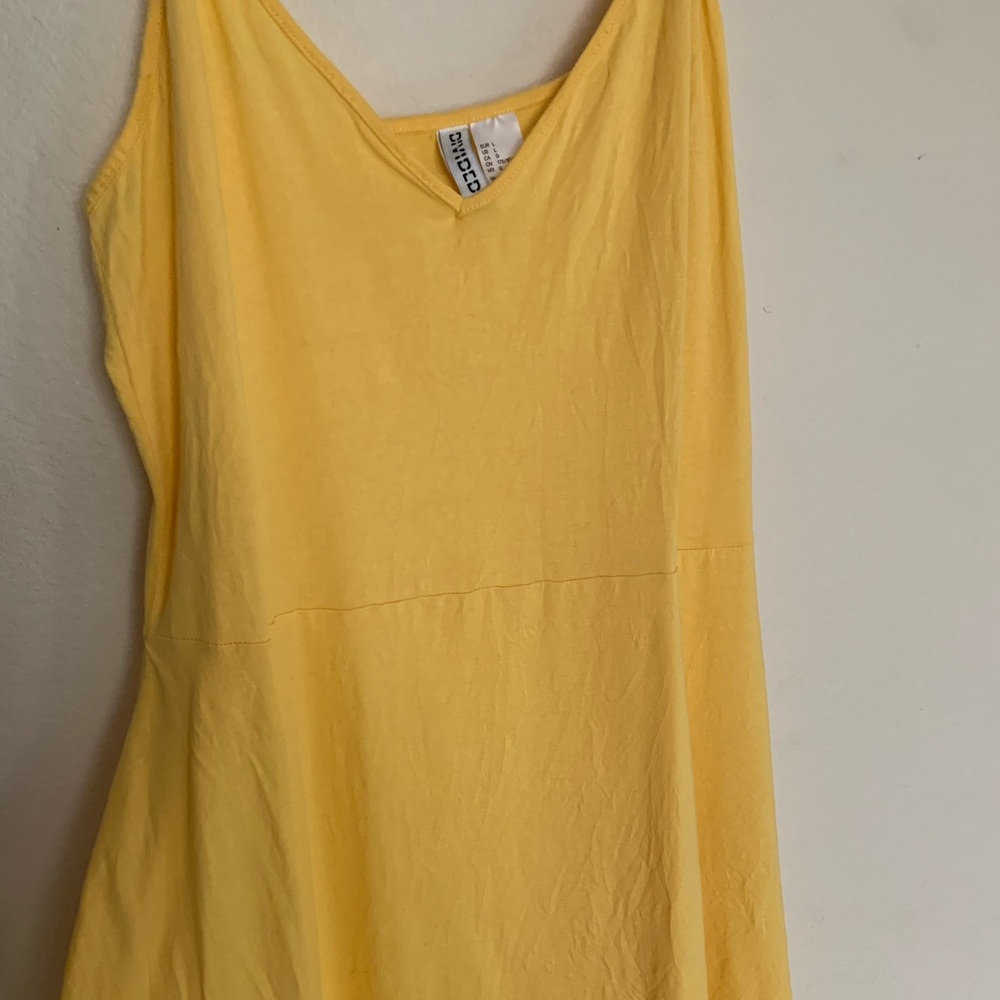 Yellow Dress - Picture 2 of 4